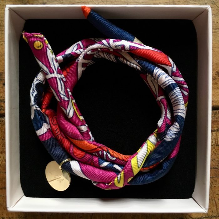 Banderas Seidenarmbänder